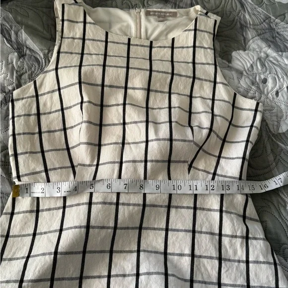 Banana Republic White Tank Top with Black Windowpane Grid - Picture 5 of 7